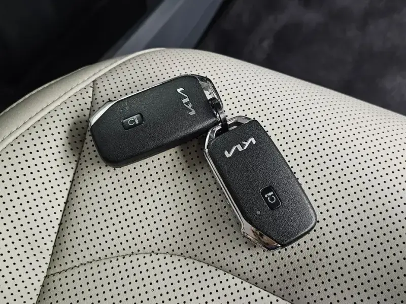 2023 Kia EV6 с пробегом 42 247 км