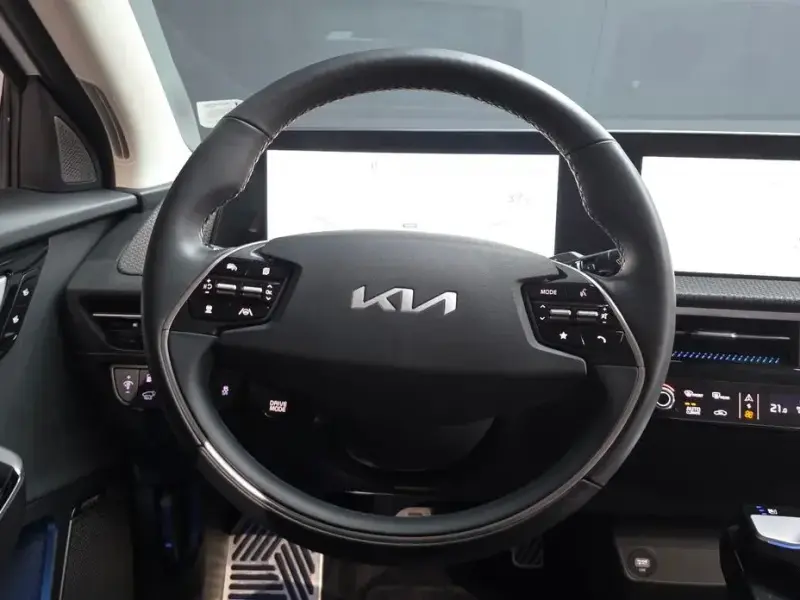 2023 Kia EV6 с пробегом 36 959 км
