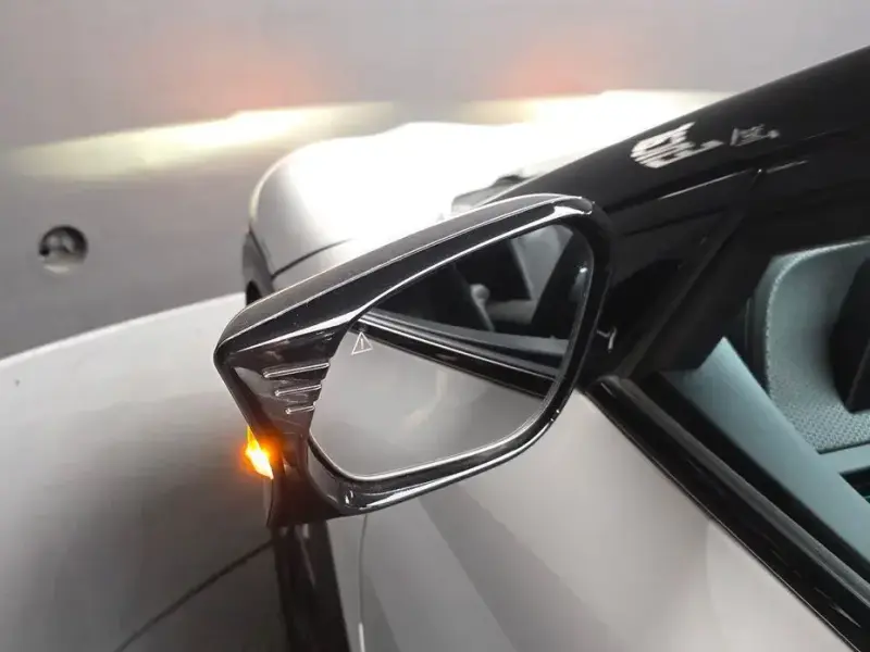 2023 Kia EV6 с пробегом 36 959 км