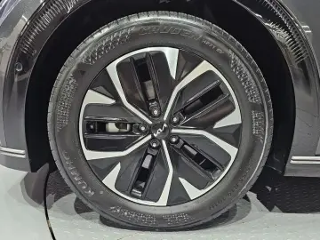 2023 Kia EV6 с пробегом 59 252 км
