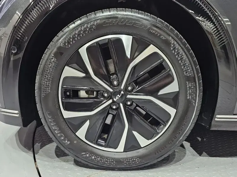 2023 Kia EV6 с пробегом 59 252 км