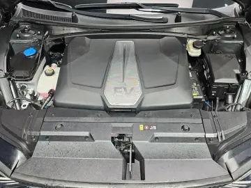 2023 Kia EV6 с пробегом 59 252 км