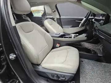 2023 Kia EV6 с пробегом 59 252 км