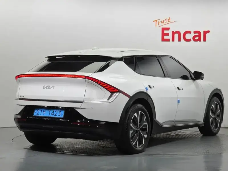2024 Kia EV6 с пробегом 52 141 км