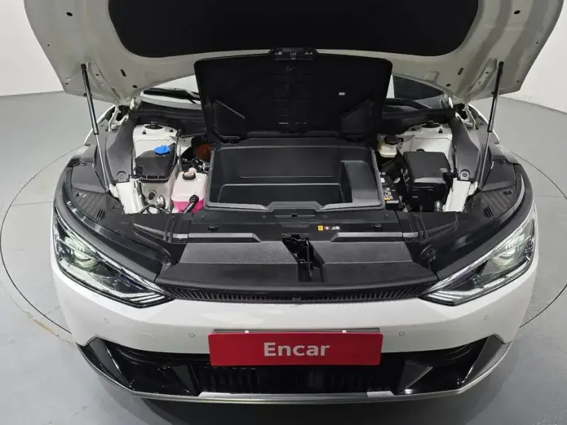 2024 Kia EV6 с пробегом 52 141 км