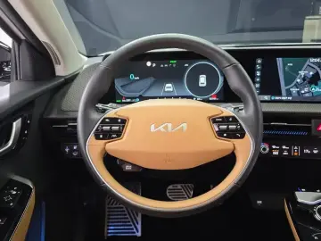 2024 Kia EV6 с пробегом 52 141 км