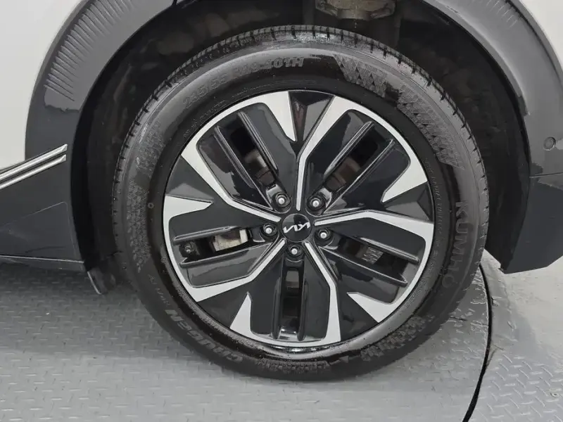 2024 Kia EV6 с пробегом 52 141 км