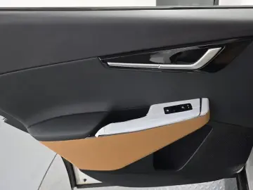 2024 Kia EV6 с пробегом 52 141 км