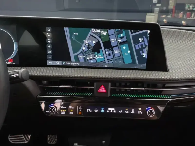 2024 Kia EV6 с пробегом 52 141 км