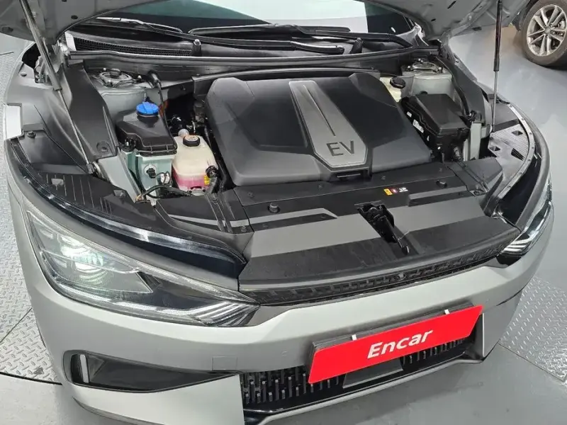 2023 Kia EV6 с пробегом 16 302 км