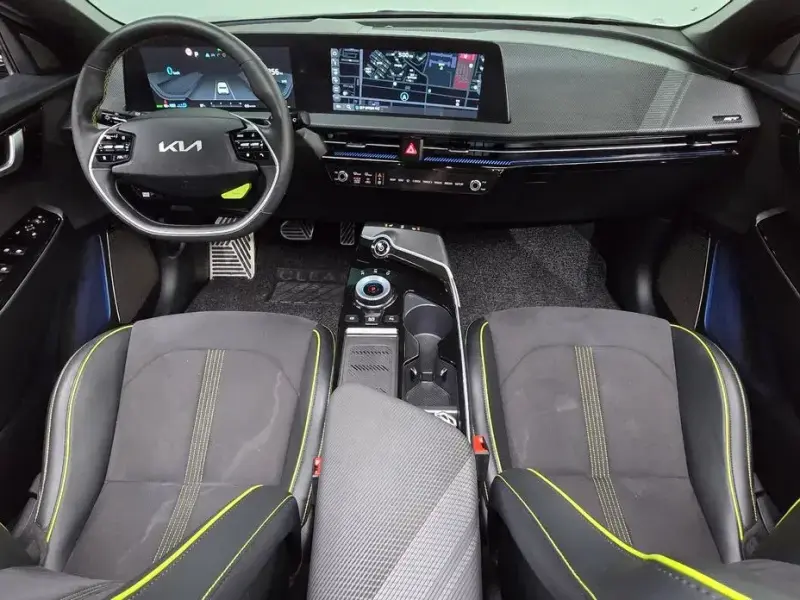2023 Kia EV6 с пробегом 16 302 км