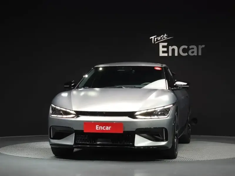 2023 Kia EV6 с пробегом 69 924 км