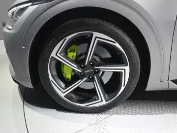 2023 Kia EV6 с пробегом 69 924 км
