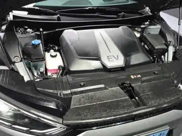 2023 Kia EV6 с пробегом 69 924 км