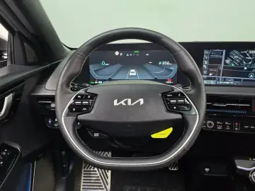 2023 Kia EV6 с пробегом 16 302 км