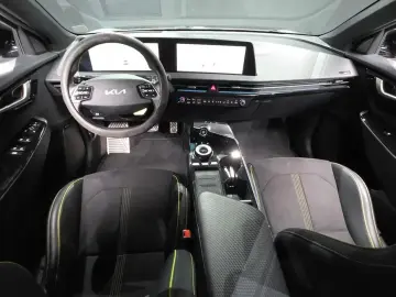 2023 Kia EV6 с пробегом 69 924 км