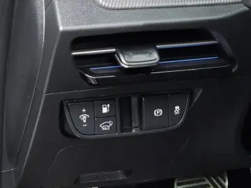 2023 Kia EV6 с пробегом 16 302 км