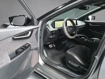 2023 Kia EV6 с пробегом 69 924 км