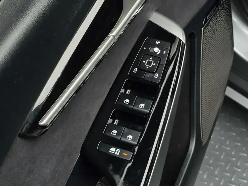 2023 Kia EV6 с пробегом 16 302 км