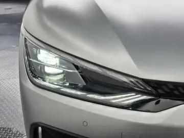 2023 Kia EV6 с пробегом 16 302 км