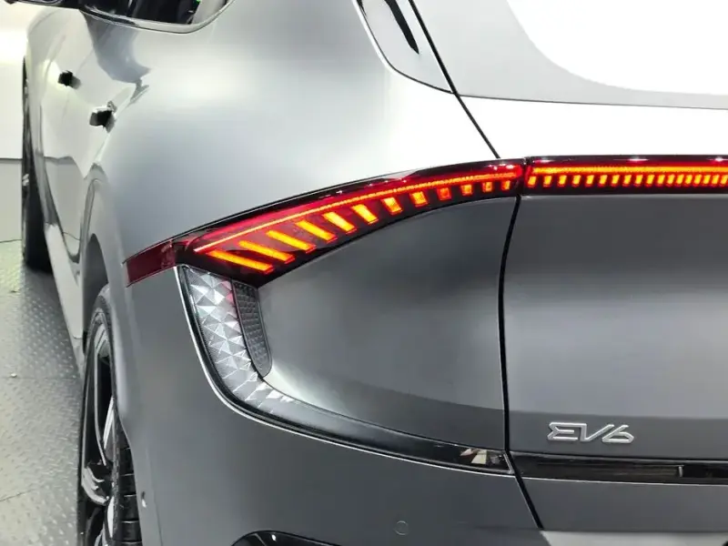 2023 Kia EV6 с пробегом 16 302 км