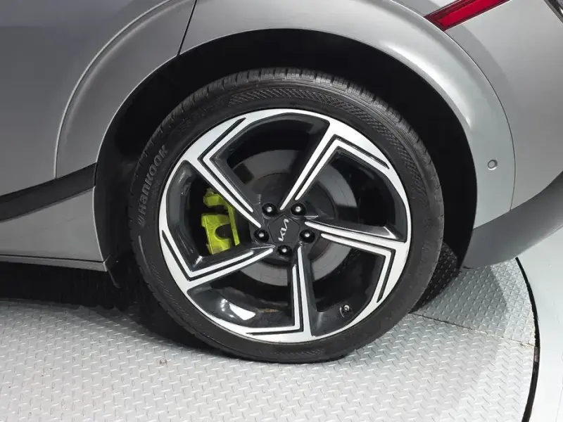 2023 Kia EV6 с пробегом 69 924 км