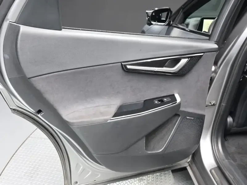 2023 Kia EV6 с пробегом 69 924 км