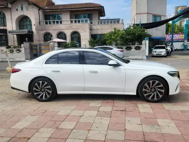 2024 Mercedes-Benz E-Класс с пробегом 30 114 км