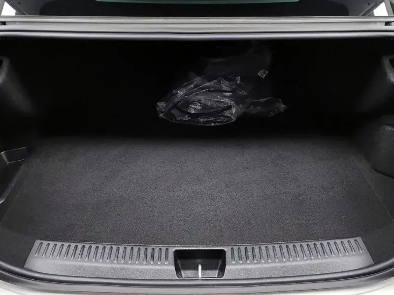 2025 Mercedes-Benz E-Класс с пробегом 9 804 км
