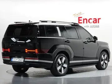 2025 Hyundai Santa Fe с пробегом 8 945 км