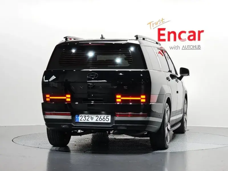 2025 Hyundai Santa Fe с пробегом 8 945 км