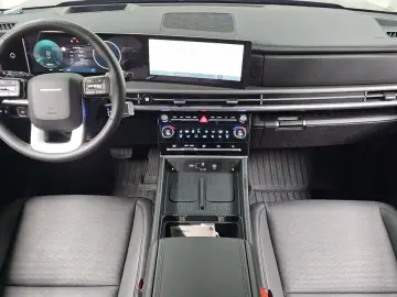 2025 Hyundai Santa Fe с пробегом 8 945 км