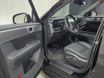 2025 Hyundai Santa Fe с пробегом 8 945 км