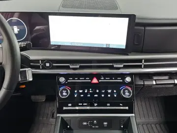 2025 Hyundai Santa Fe с пробегом 8 945 км