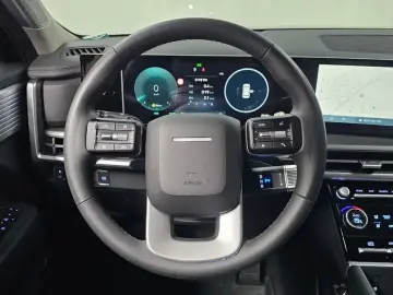 2025 Hyundai Santa Fe с пробегом 8 945 км