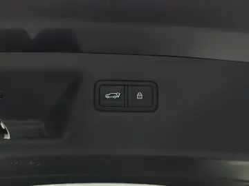 2025 Hyundai Santa Fe с пробегом 8 945 км