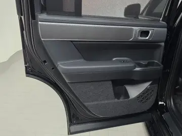 2025 Hyundai Santa Fe с пробегом 8 945 км