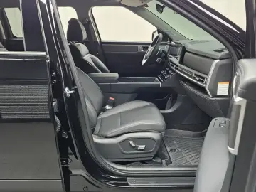 2025 Hyundai Santa Fe с пробегом 8 945 км