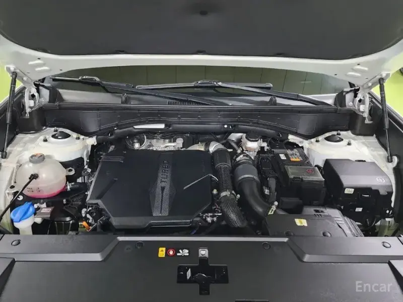 2025 Hyundai Santa Fe с пробегом 37 801 км