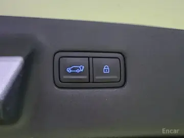 2025 Hyundai Santa Fe с пробегом 37 801 км