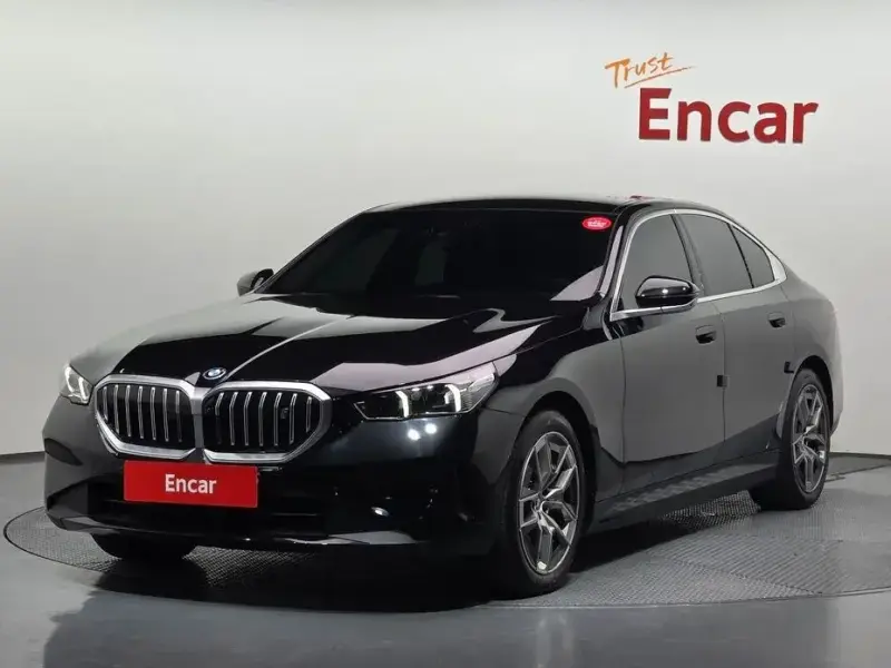 2025 BMW i5 с пробегом 22 937 км