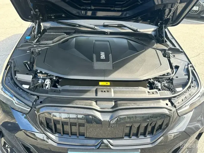 2025 BMW i5 с пробегом 13 170 км