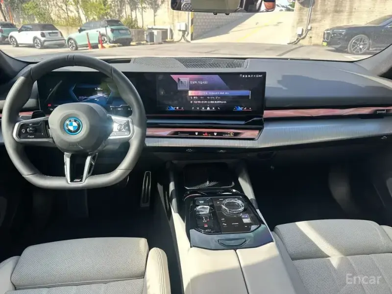 2025 BMW i5 с пробегом 13 170 км