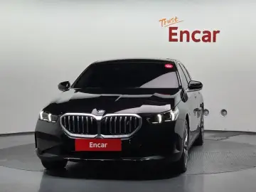 2025 BMW i5 с пробегом 22 937 км