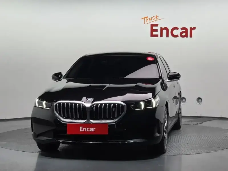 2025 BMW i5 с пробегом 22 937 км
