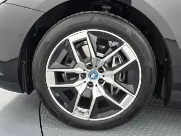 2025 BMW i5 с пробегом 22 937 км