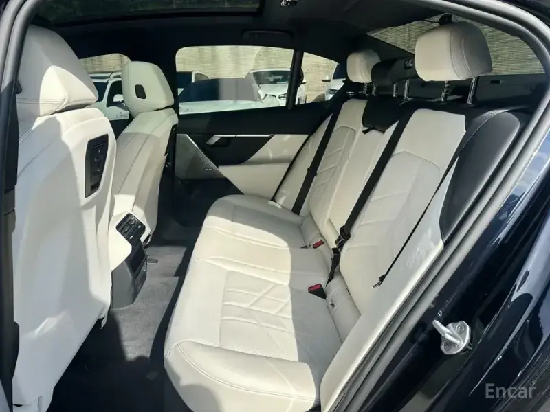 2025 BMW i5 с пробегом 13 170 км