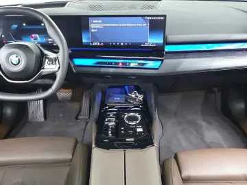 2025 BMW i5 с пробегом 22 937 км