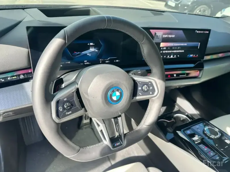 2025 BMW i5 с пробегом 13 170 км