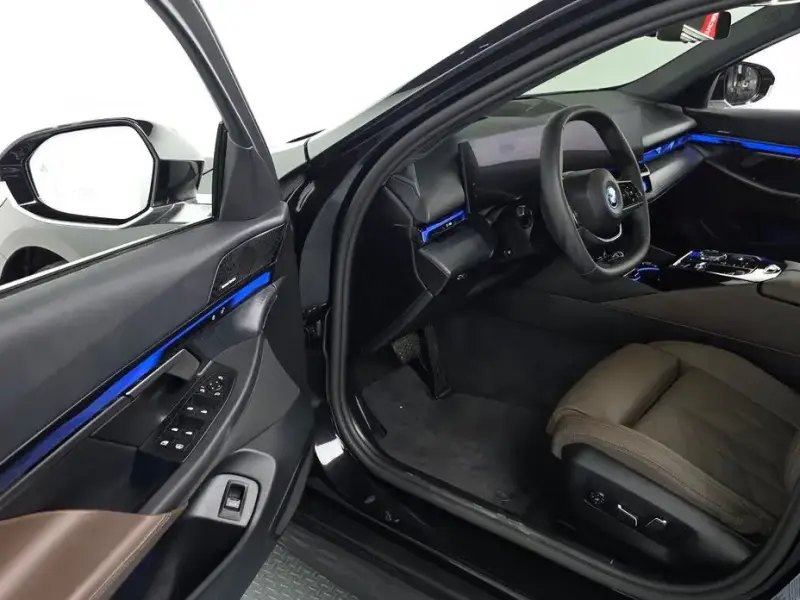 2025 BMW i5 с пробегом 22 937 км